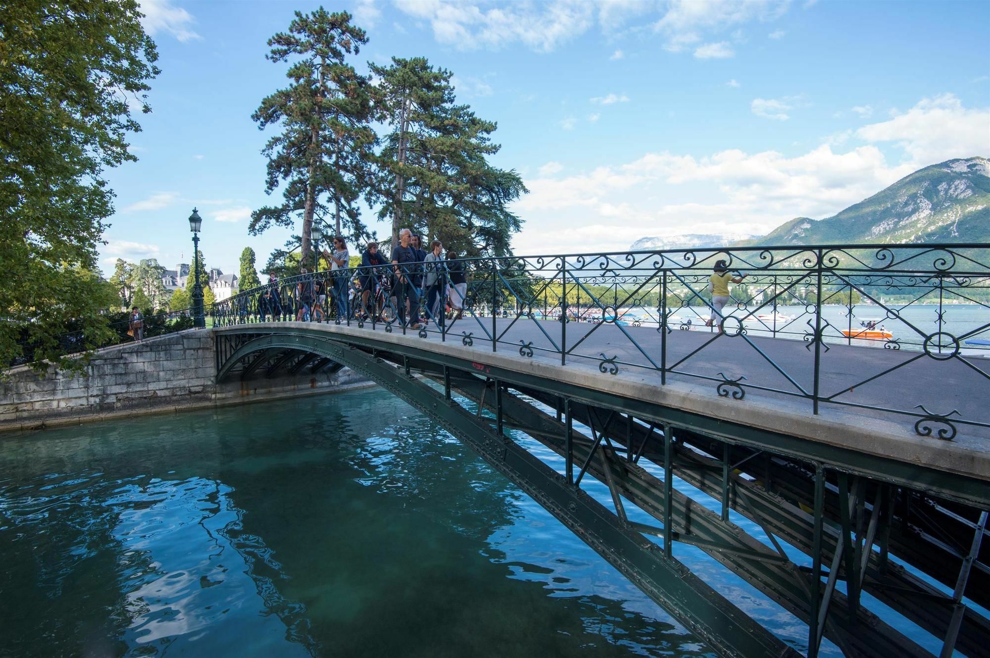 Campanile Annecy - Cran Gevrier Ξενοδοχείο Εξωτερικό φωτογραφία